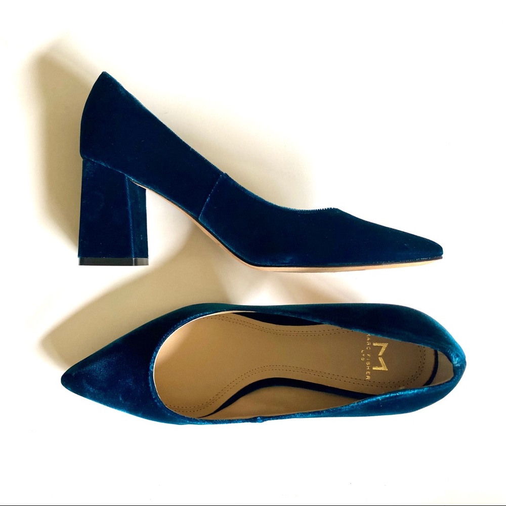 New Marc Fisher LTD Block Heel Velvet Teal Pumps